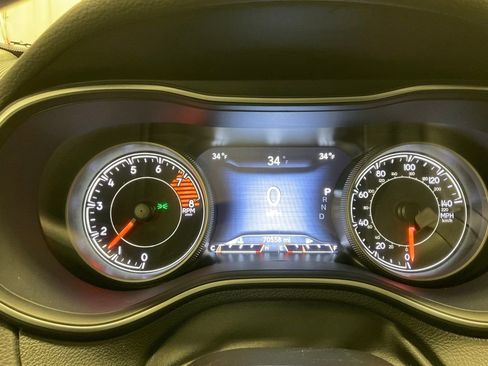 Used 2019 Jeep Cherokee Trailhawk w/ Cold Weather Group AWD/4WD image 22
