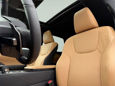 Used 2025 Lexus RX 350 Premium w/ Accessory Package image 11