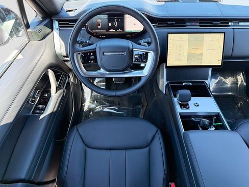 New 2026 Land Rover Range Rover Long Wheelbase SE image 17