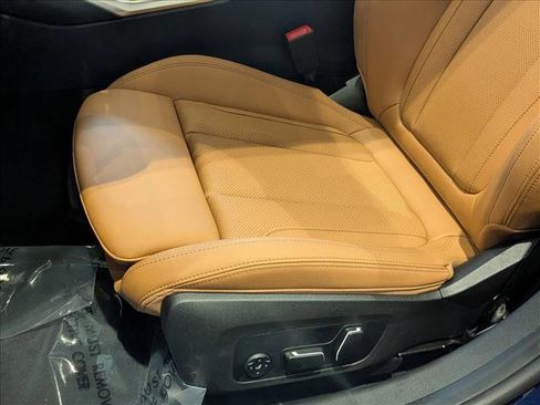 New 2026 BMW 330i xDrive Sedan w/ M Sport Package image 3