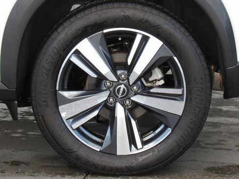 Used 2023 Nissan Rogue SL image 36