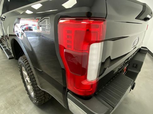 Used 2019 Ford F350 Lariat w/ Lariat Ultimate Package AWD/4WD image 13
