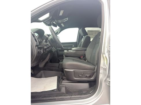 New 2026 RAM 2500 Big Horn AWD/4WD image 12
