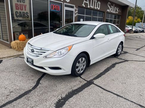 Used 2011 Hyundai Sonata GLS FWD image 2