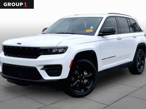 Used 2022 Jeep Grand Cherokee Altitude AWD/4WD image 1