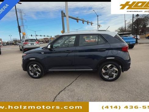 Used 2025 Hyundai Venue Limited image 5