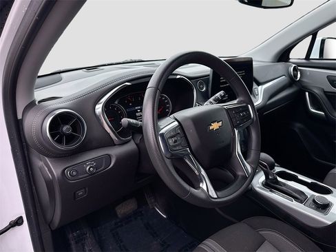 Used 2024 Chevrolet Blazer LT w/ Convenience Package image 9