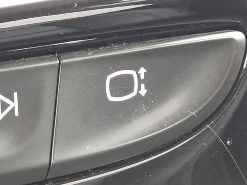 Used 2020 Chevrolet Traverse RS image 15