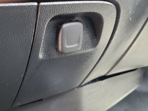 Used 2017 GMC Sierra 3500 2WD Regular Cab image 26