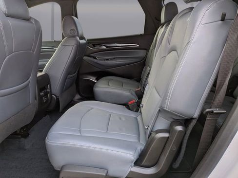 Used 2023 Buick Enclave Essence image 14