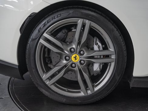 Used 2021 Ferrari Portofino RWD image 19