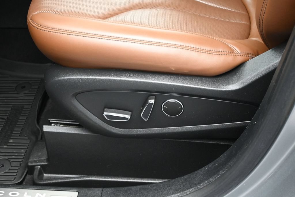 Used 2023 Lincoln Nautilus Reserve FWD image 9
