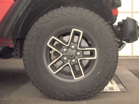 Used 2024 Jeep Gladiator Mojave w/ Convenience Group image 21