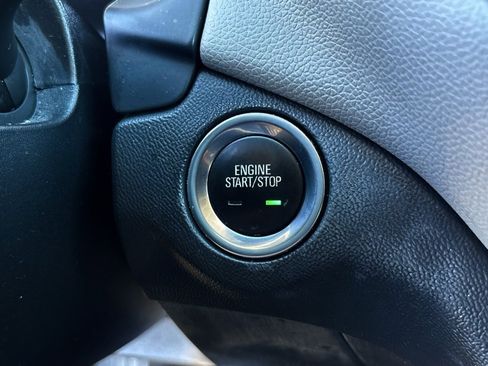 Used 2020 Chevrolet Equinox LS image 18