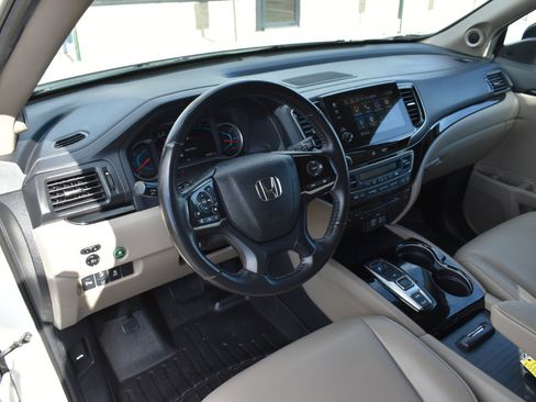 Used 2019 Honda Pilot Touring image 10