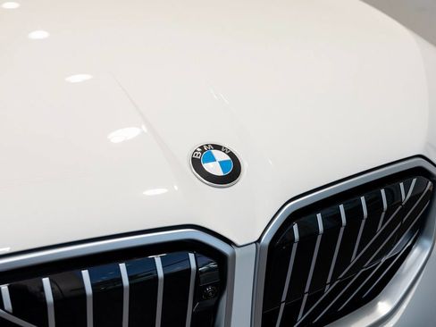 Used 2025 BMW X3 xDrive30i w/ Premium Package AWD/4WD image 7