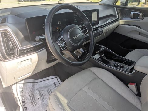 Used 2024 Kia Sorento S w/ Panoramic Sunroof Package FWD image 15