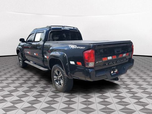 Used 2017 Toyota Tacoma TRD Sport w/ Tow Package RWD image 4
