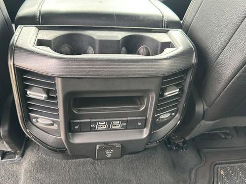 Used 2022 RAM 1500 Limited w/ Body-Colour Bumper Group AWD/4WD image 19
