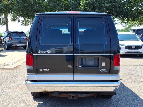 Used 2005 Ford E-150 and Econoline 150 RWD image 4