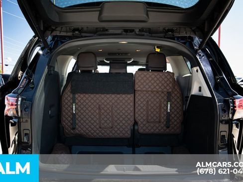 Used 2023 Toyota Sienna Platinum image 16