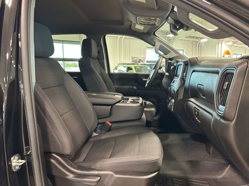 Used 2024 Chevrolet Silverado 2500 Custom w/ Custom Value Package image 36