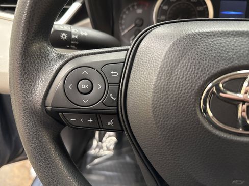 Used 2022 Toyota Corolla LE FWD image 40