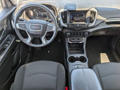 Used 2024 GMC Terrain SLE FWD image 6
