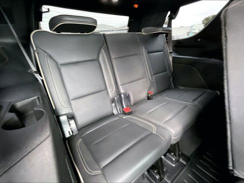 Used 2024 GMC Yukon SLT w/ SLT Luxury Package RWD image 39