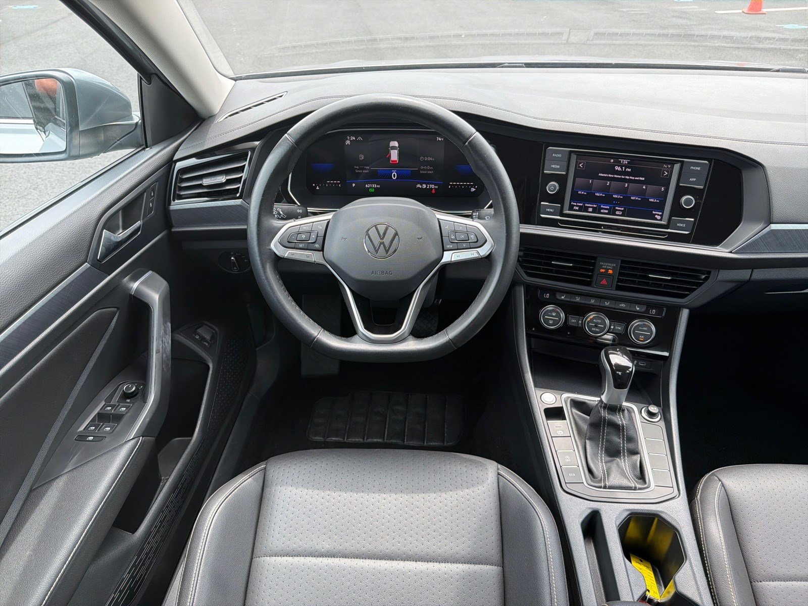 Used 2024 Volkswagen Jetta SE FWD image 23