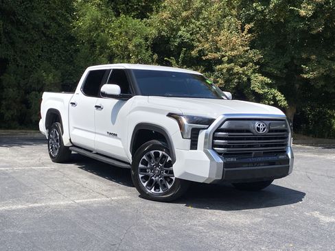 Used 2025 Toyota Tundra Limited AWD/4WD image 59