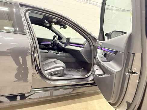 Used 2024 BMW i5 M60 w/ Premium Package image 44