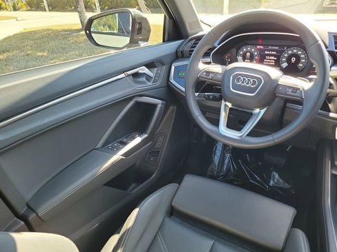 Certified 2025 Audi Q3 2.0T Premium w/ Convenience Package image 13
