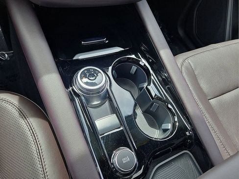 Used 2025 Ford Explorer Platinum w/ LUX Leather Package image 31