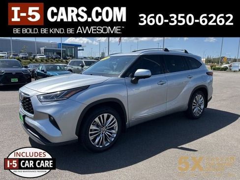 Used 2024 Toyota Highlander Platinum AWD/4WD image 1