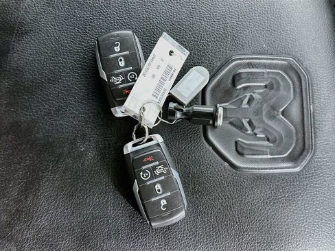 Used 2025 RAM 1500 Laramie w/ Off Road Group AWD/4WD image 35