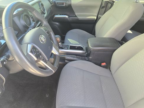 Used 2020 Toyota Tacoma SR5 image 16