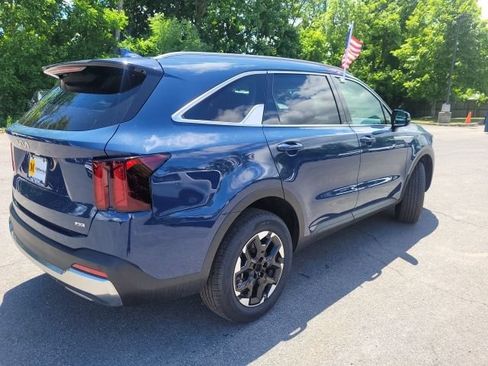 Certified 2025 Kia Sorento S AWD/4WD image 5