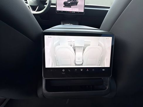 Used 2025 Tesla Model 3 Long Range RWD image 12