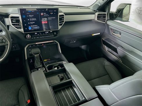 Used 2025 Toyota Tundra Limited image 20
