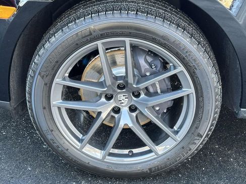 New 2026 Porsche Macan AWD/4WD image 11