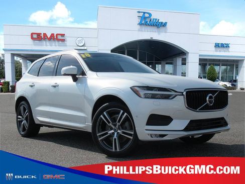 Used 2018 Volvo XC60 T6 Momentum w/ Convenience Package image 1