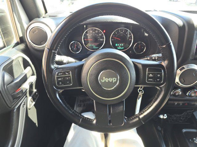 Used 2017 Jeep Wrangler Unlimited Sahara w/ Connectivity Group AWD/4WD image 15