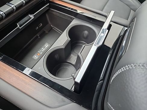 Used 2025 GMC Yukon Denali image 68