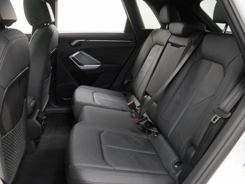 Used 2025 Audi Q3 2.0T Premium image 18