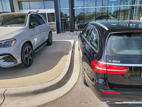 Used 2020 Mercedes-Benz E 450 4MATIC Wagon image 7