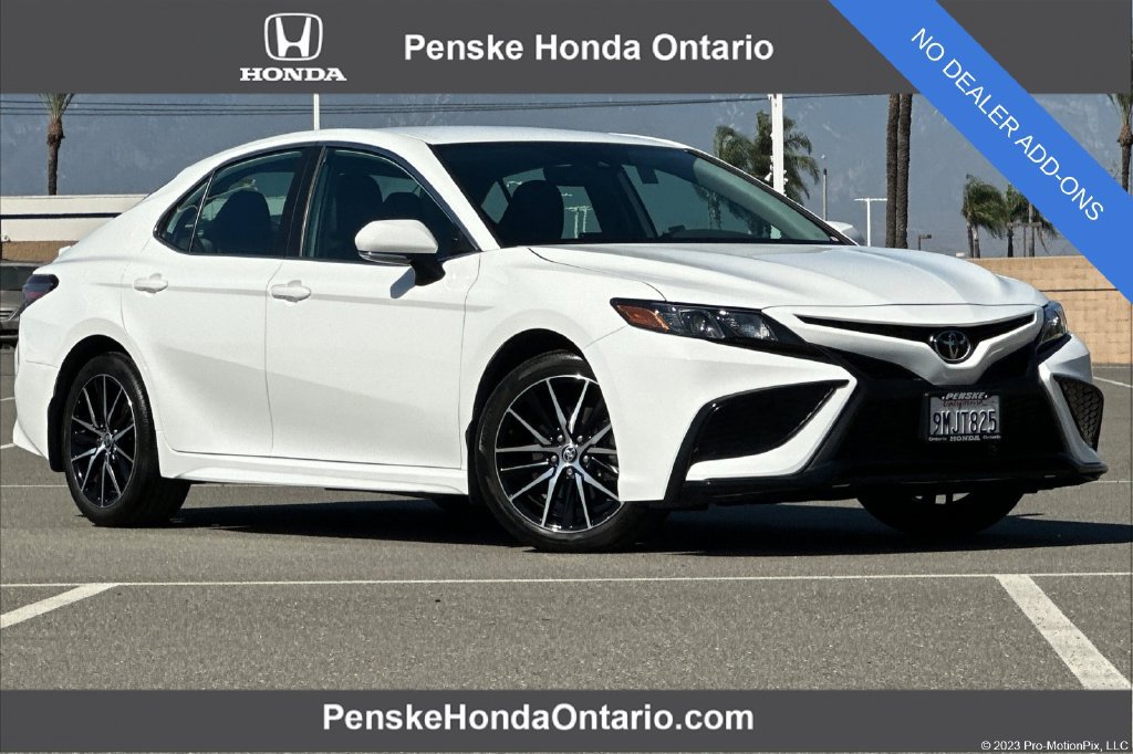 Used 2024 Toyota Camry SE FWD image 1