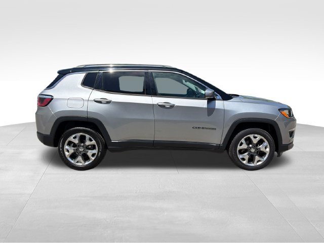 Used 2018 Jeep Compass Limited w/ Navigation Group AWD/4WD image 2