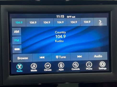 Used 2020 Chrysler Pacifica Touring-L image 59