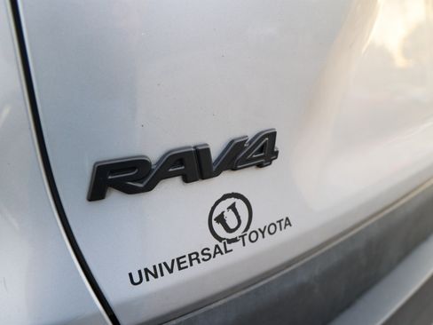 Used 2024 Toyota RAV4 LE AWD/4WD image 12